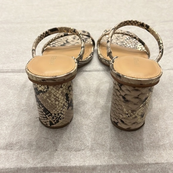 Express double band snake pattern block heel sandals - Picture 4 of 9